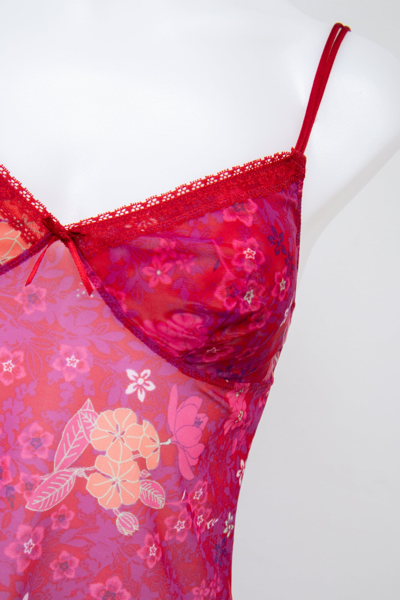 #014 Eiam Cami Top Red | c. 200 | Size 8
