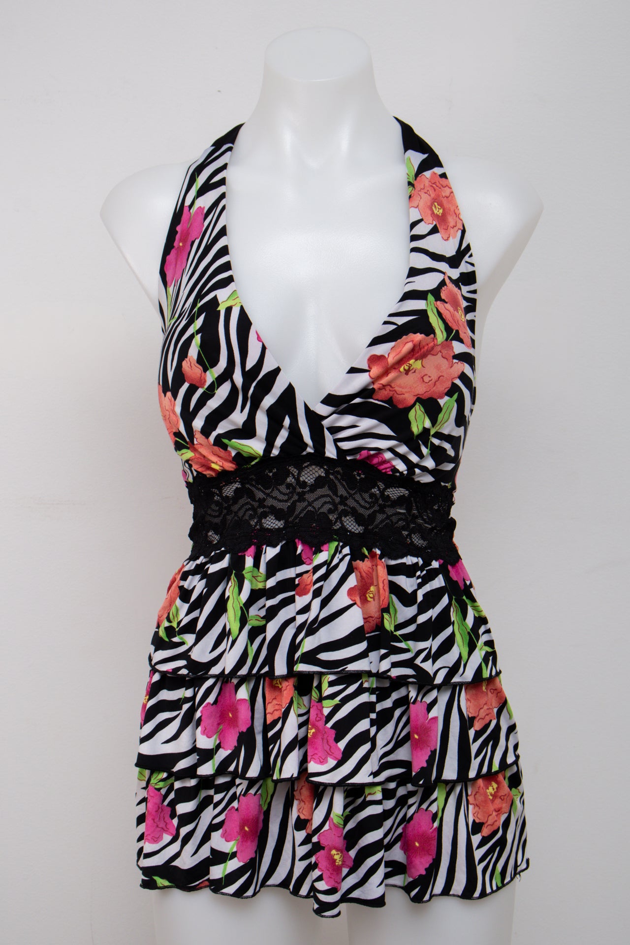 #056 Deb Halter Top Black | c. 201 | Size 8