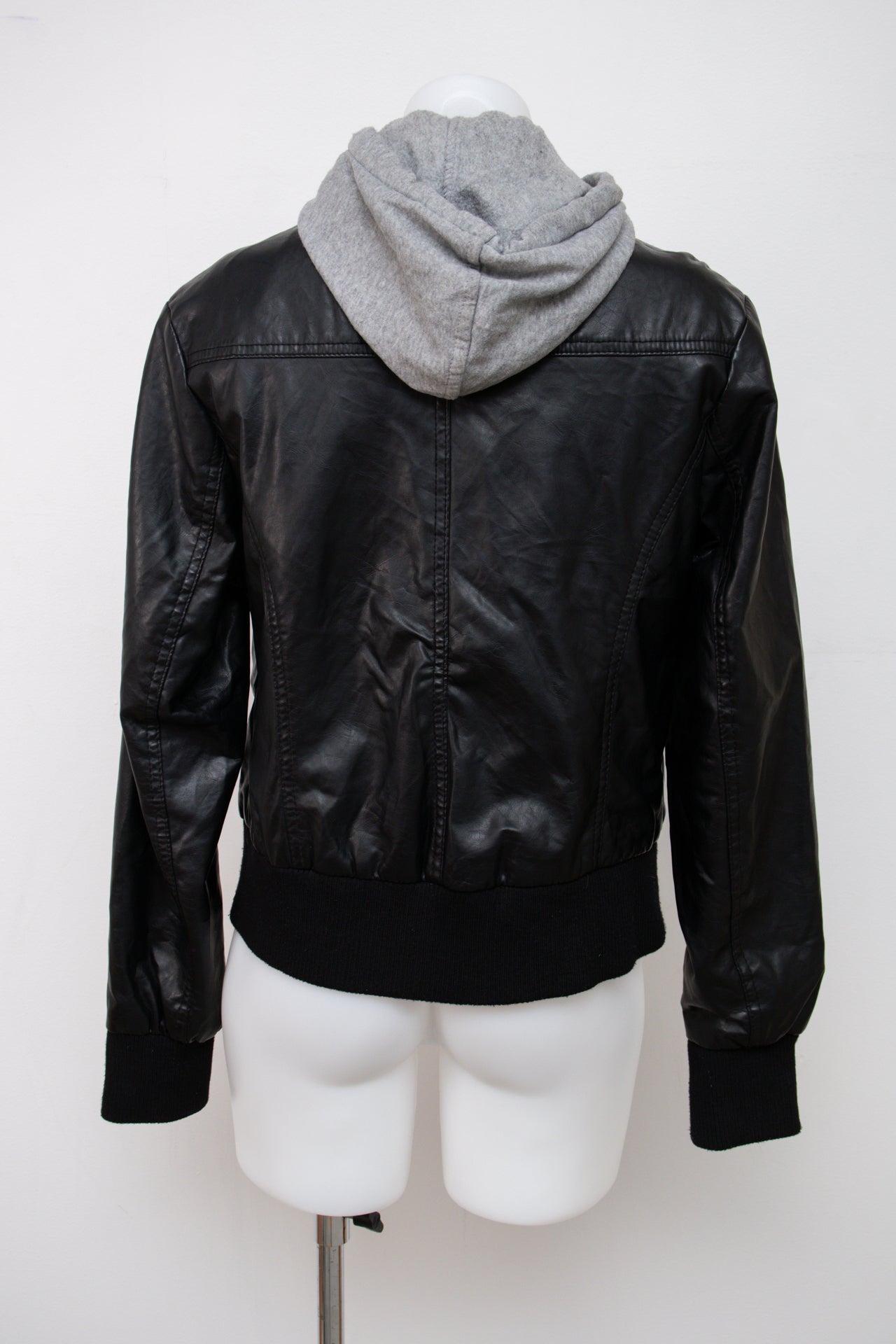 #110 BB Jacket Black | c. 200 | Size 8
