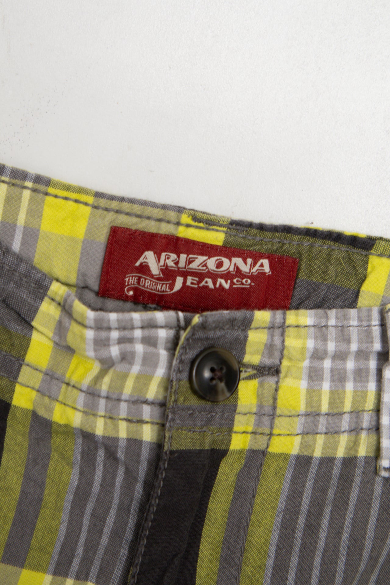 #145 Arizona Jeans Co. Shorts Yellow | c. 203 | Size 6