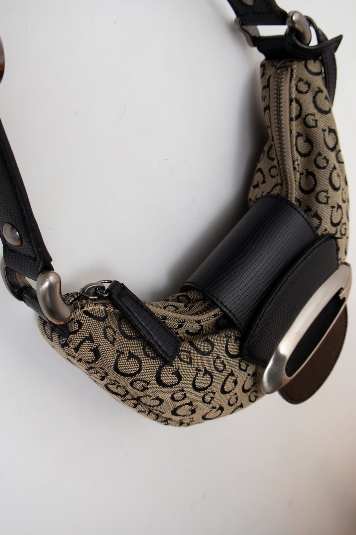 #128 Guess By Marciano Bag Black | c. 209 | Size