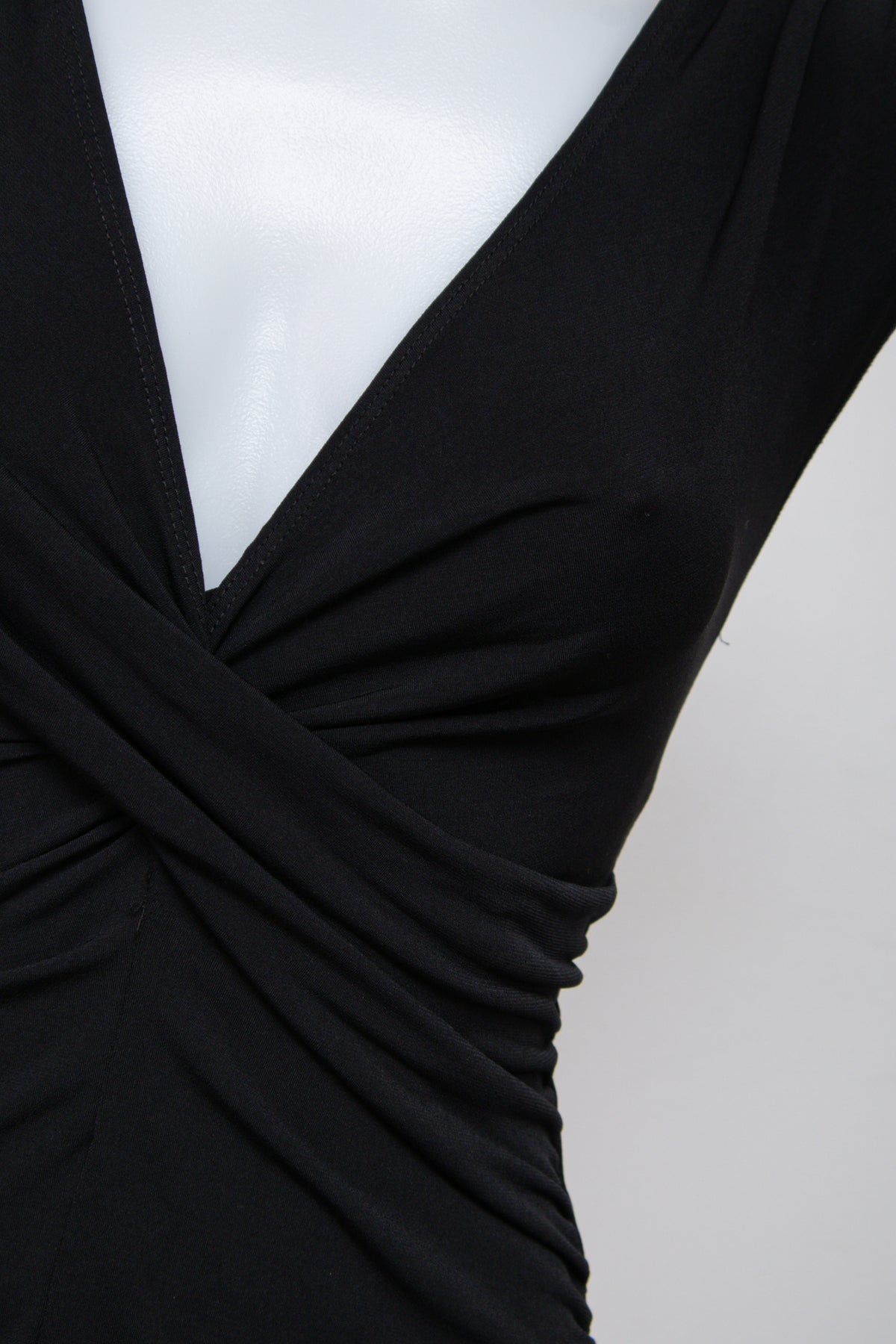 #029 6° Short Sleeve Black | c. 209 | Size 8