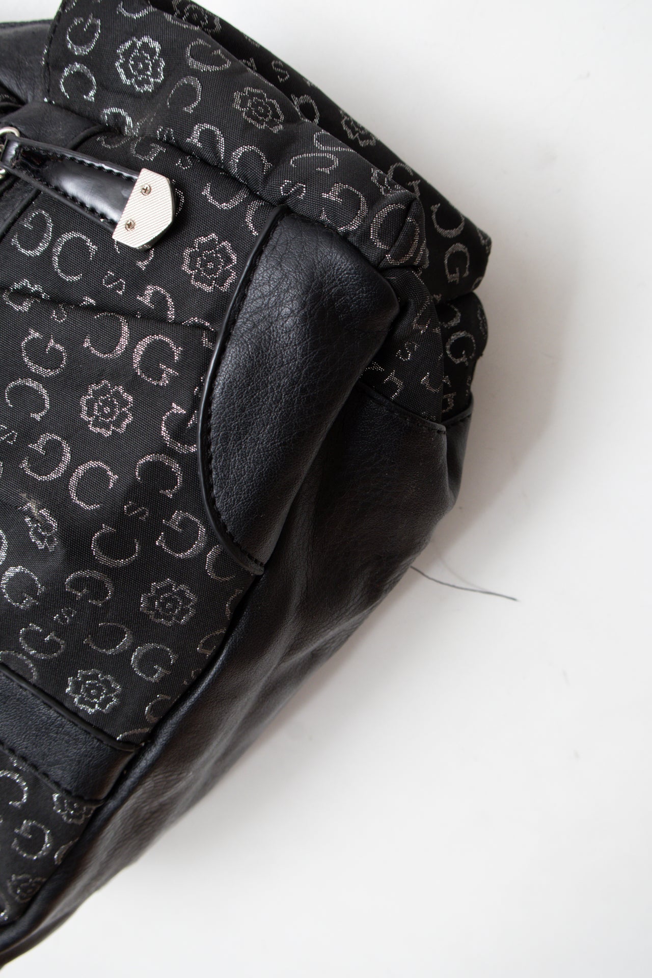 #177 By Gussaci Shoulder Bag Black | c. 206 | Size