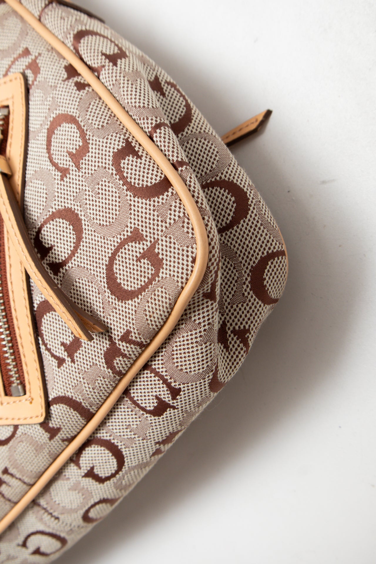 #174 Guess Shoulder Bag Brown | c. 187 | Size