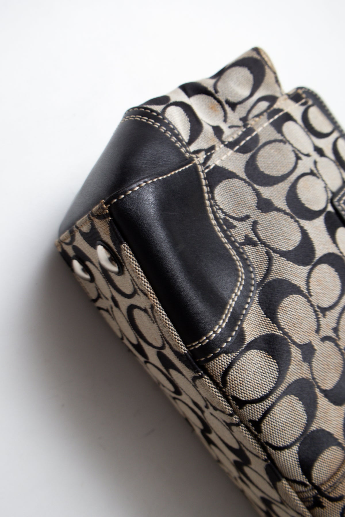 #214 Coach Shoulder Bag Black | c. 204 | Size