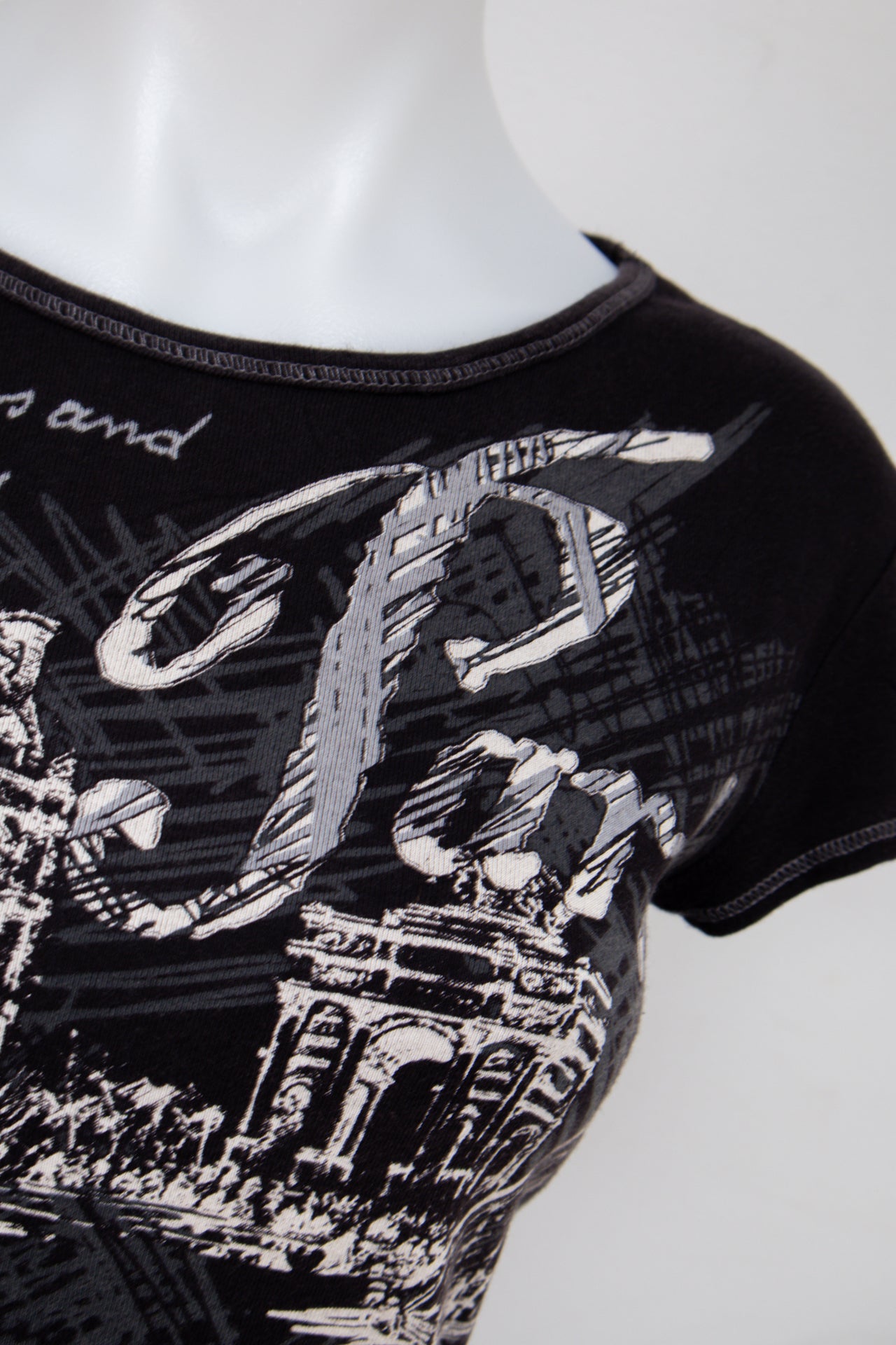 #62 Blue Canyo T-shirt Black | c. 195 | Size 10