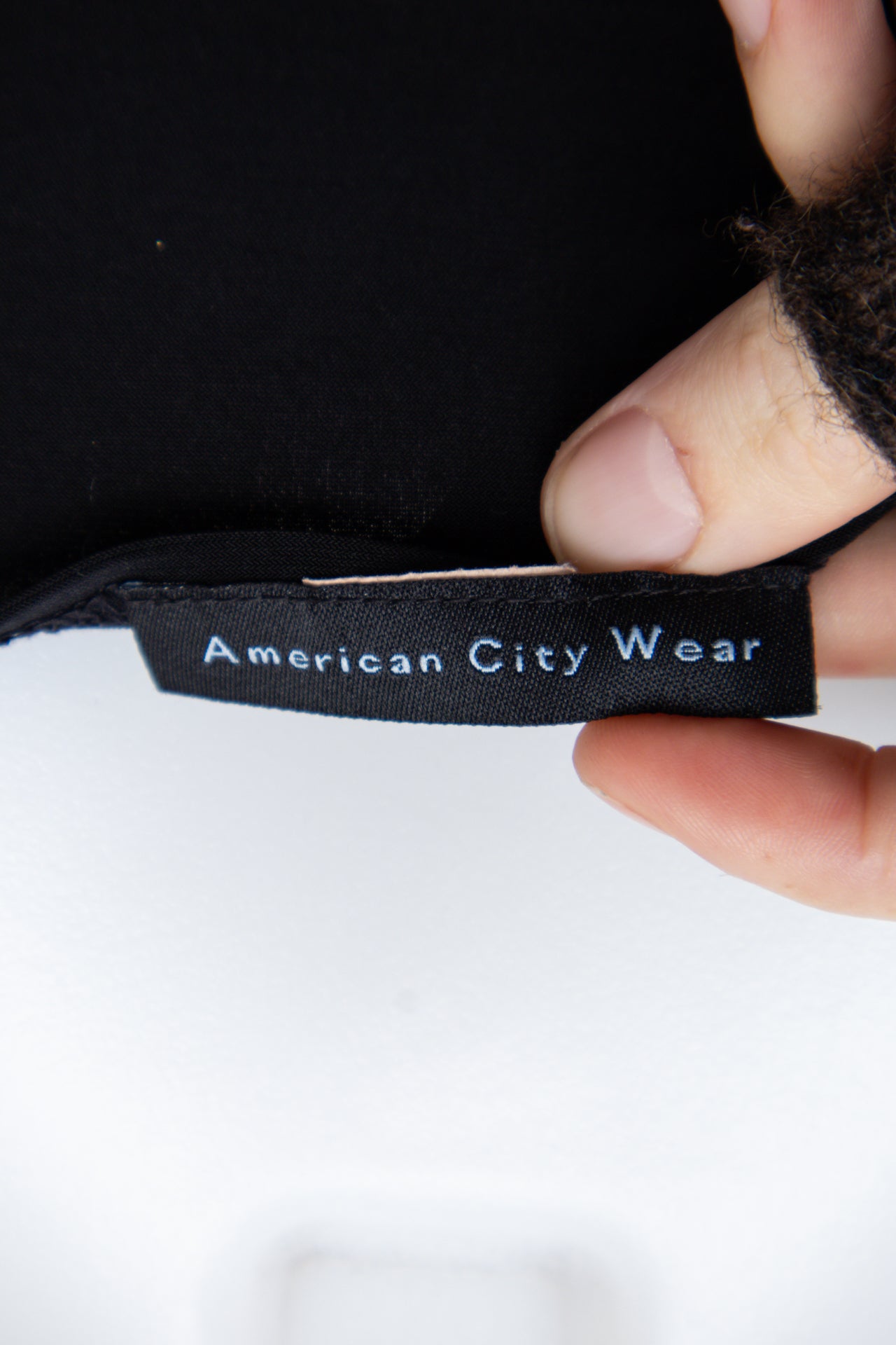 #94 American City Wear T-shirt Black | c. 198 | Size 10