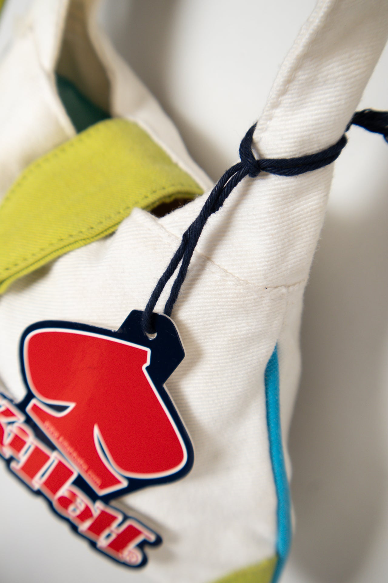 #157 Deadstock Killah Shoulder Bag White | c. 180