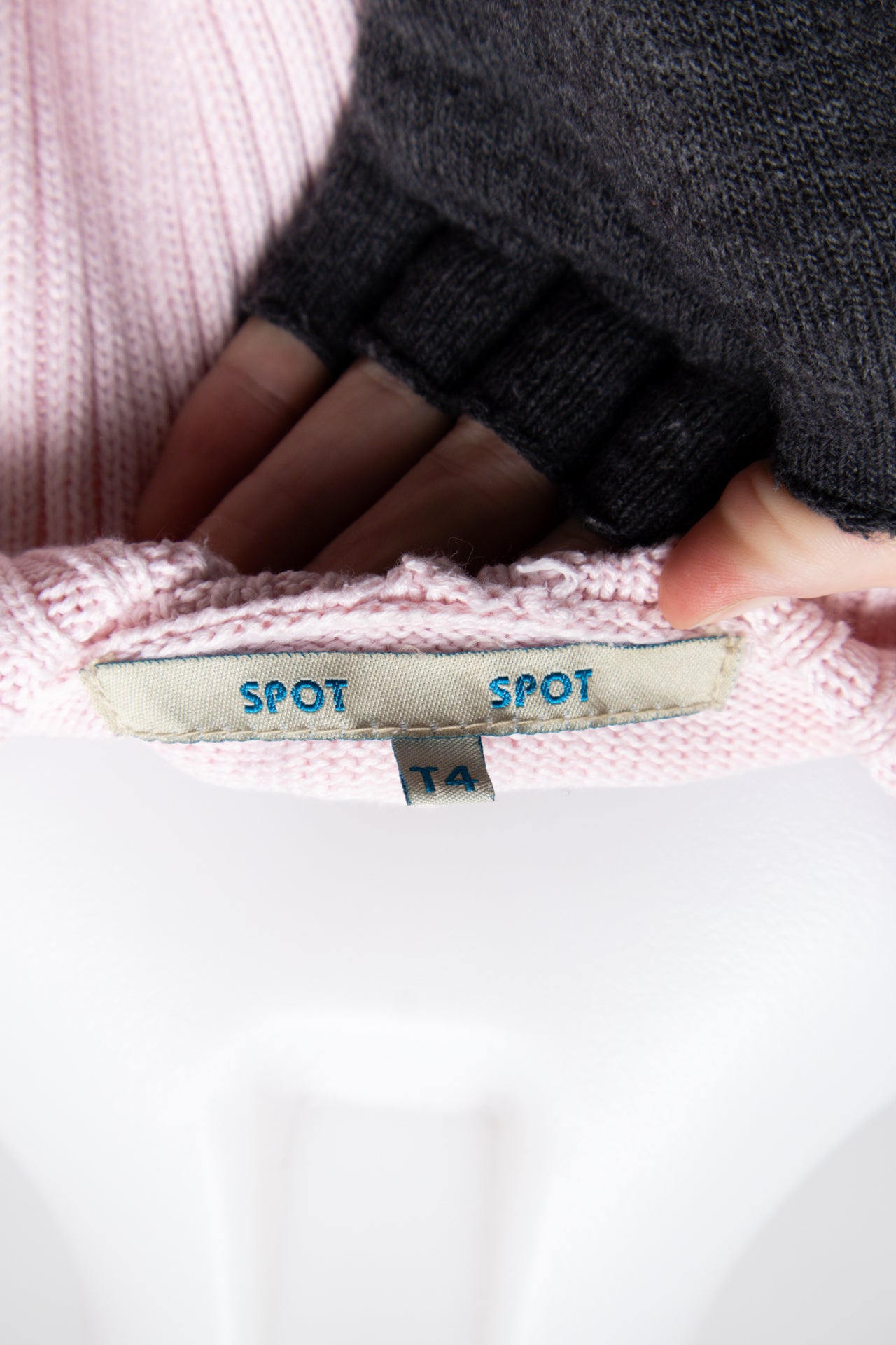 #124 Spot T-shirt Pink | c. 191 | Size 10