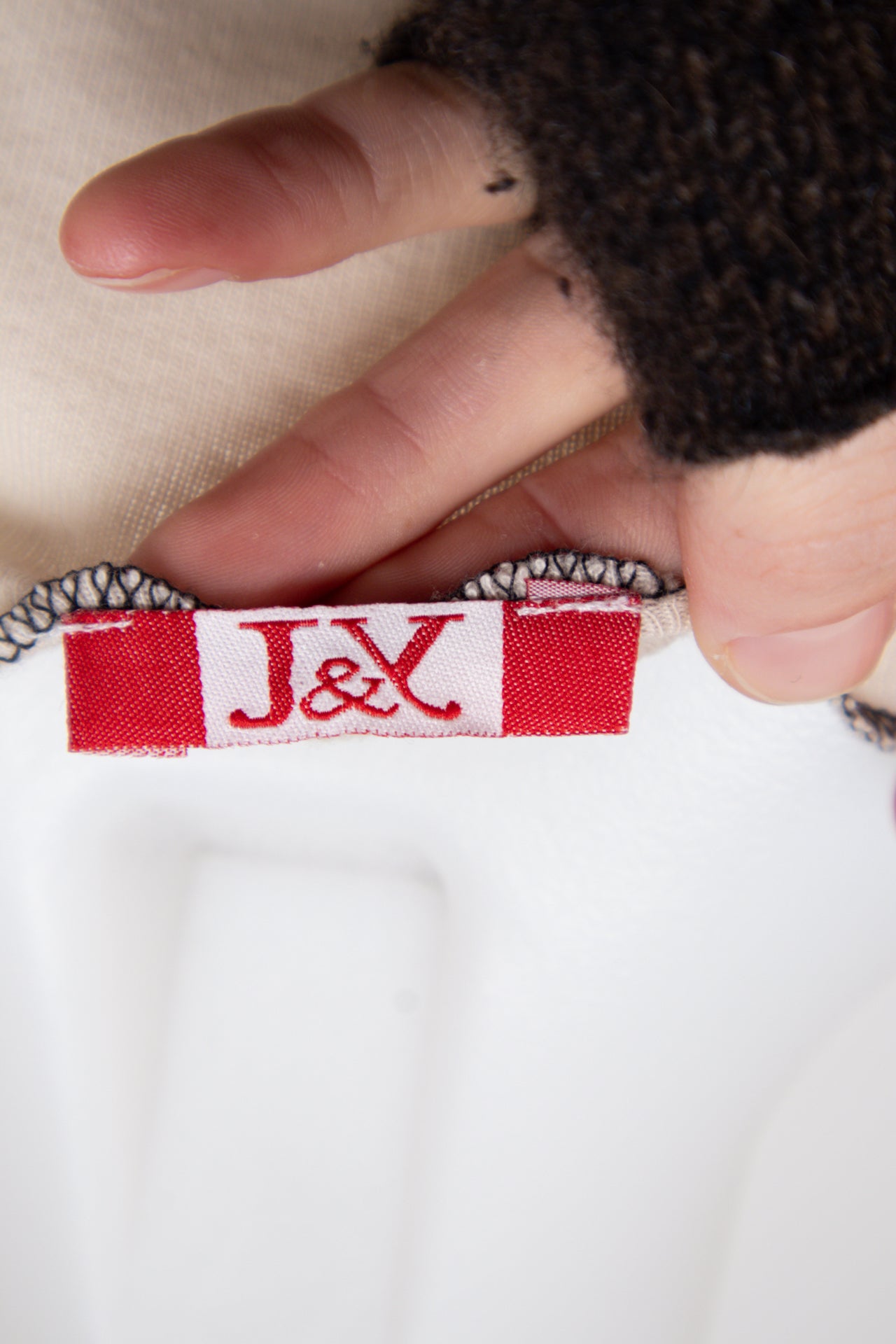 #046 J&Y T-shirt White | c. 201 | Size 10