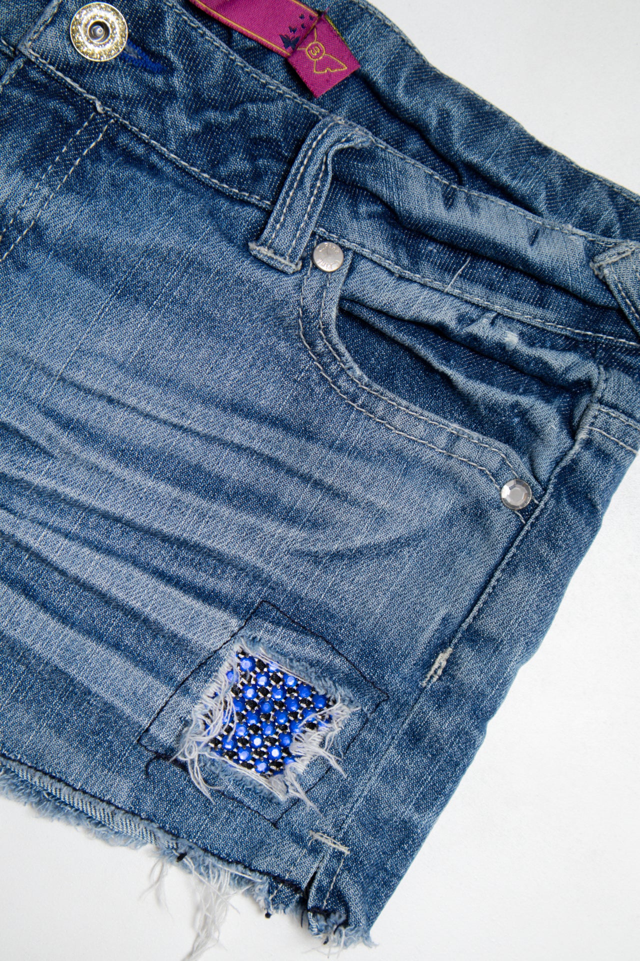 #132 Pink Shorts Blue | c. 189 | Size 8