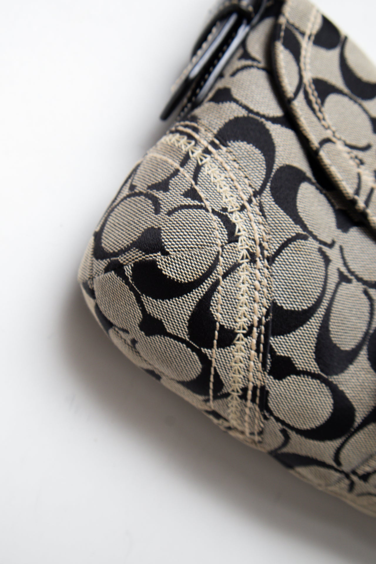 #192 Coach Shoulder Bag Black | c. 202 | Size