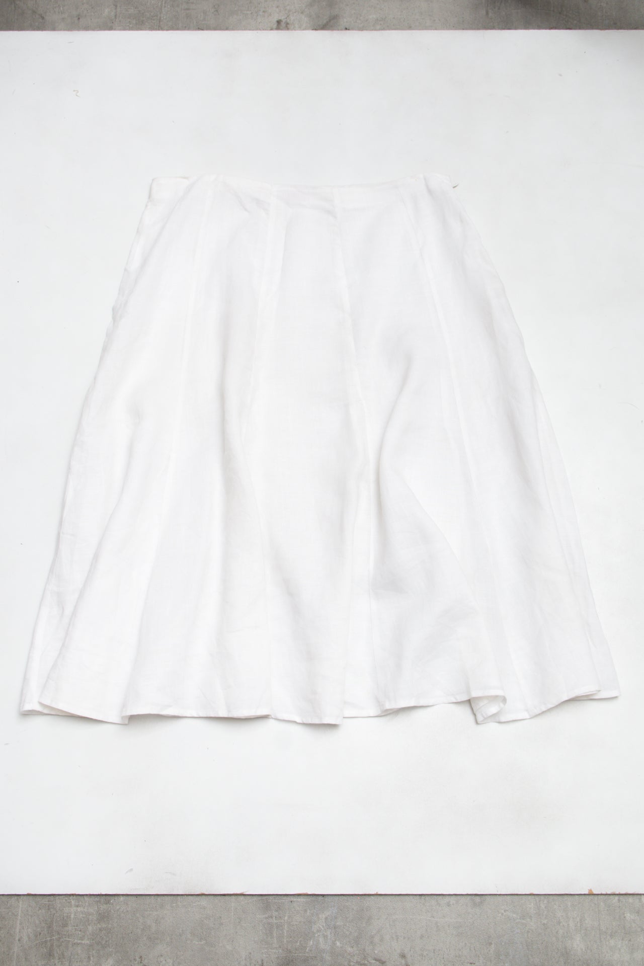 #126 Sunny Leigh LinenSkirt White | c. 193 | Size 10