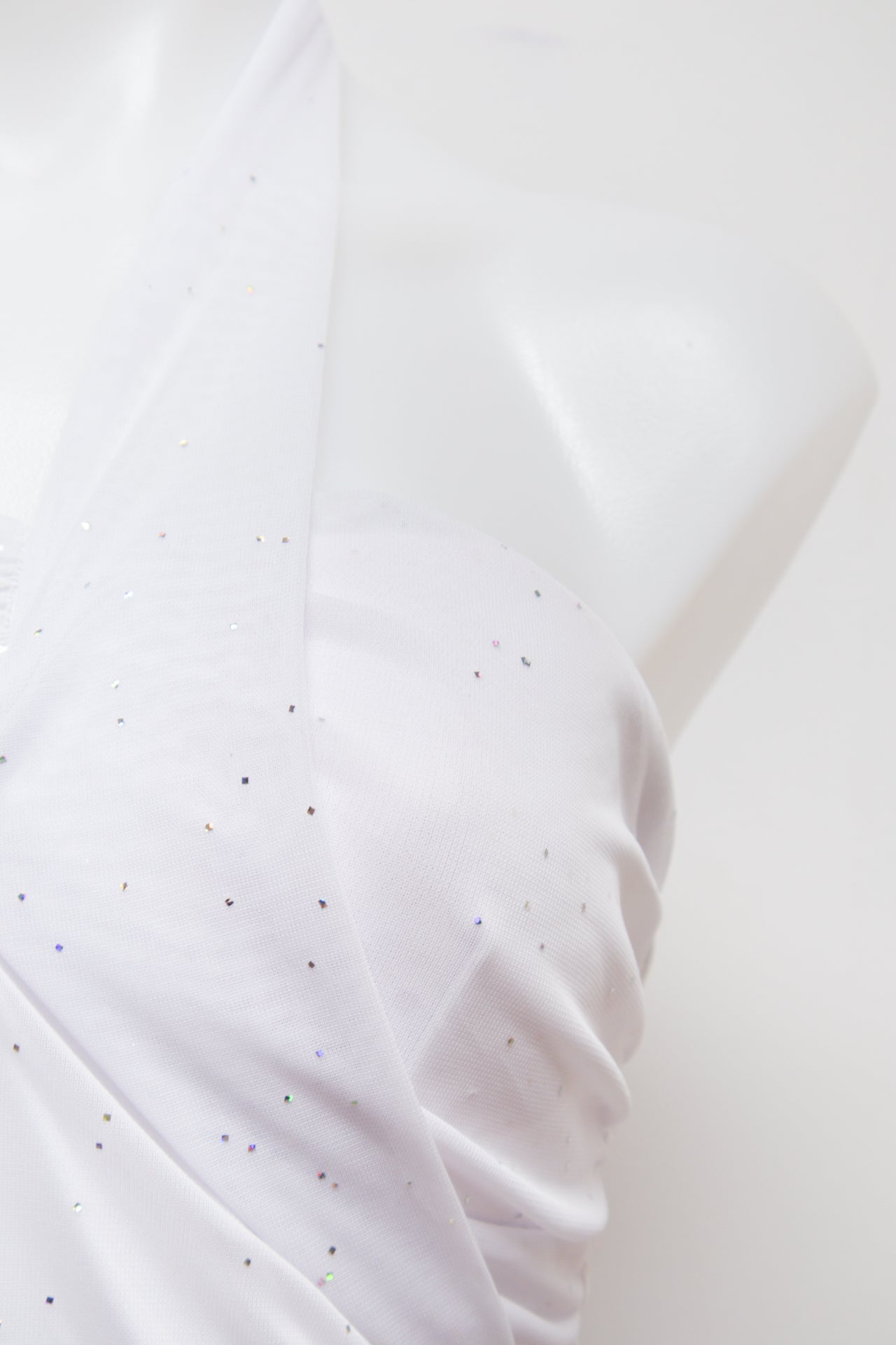 #126 Taboo Halter Top White | c. 190 | Size 8