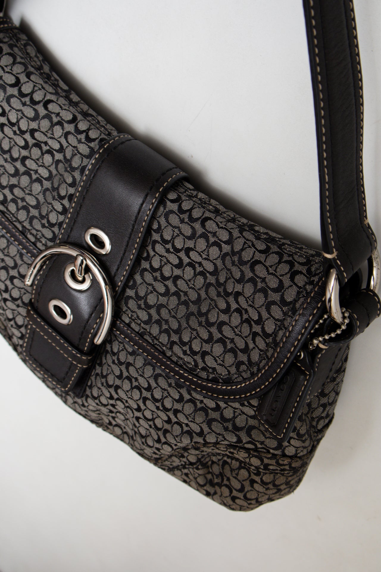 #157 Coach Shoulder Bag Black | c. 187 | Size