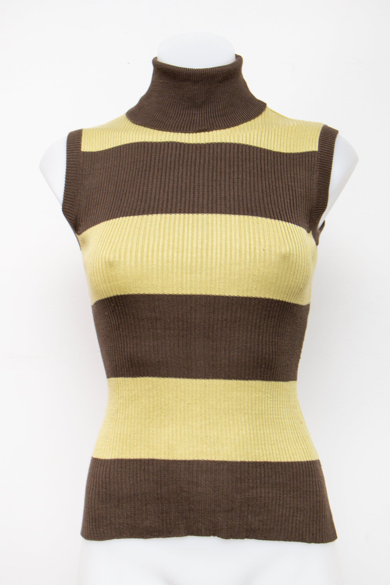 #64 Banana Republic Tank Top Brown | c. 195 | Size 8