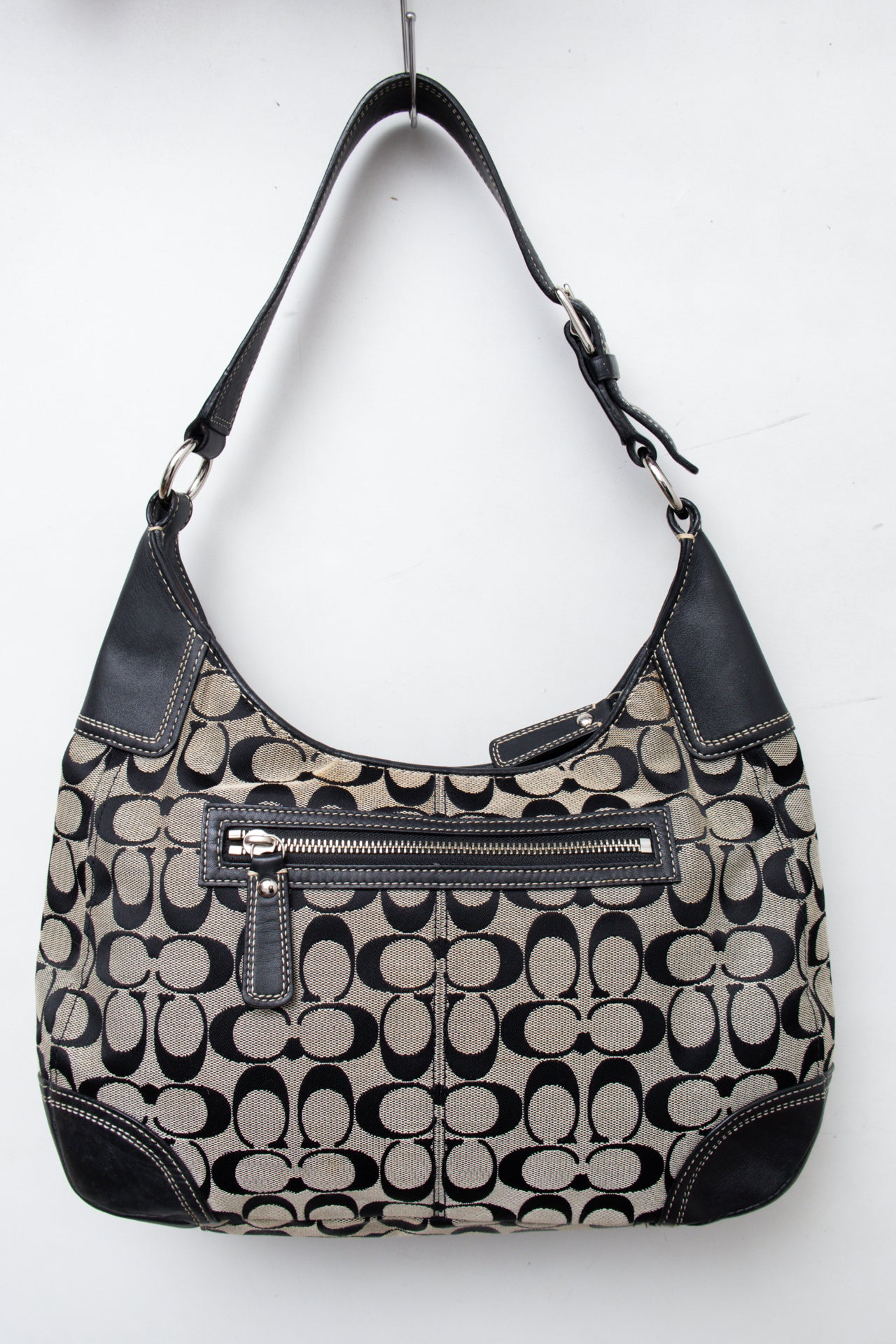 #210 Coach Shoulder Bag Black | c. 199 | Size
