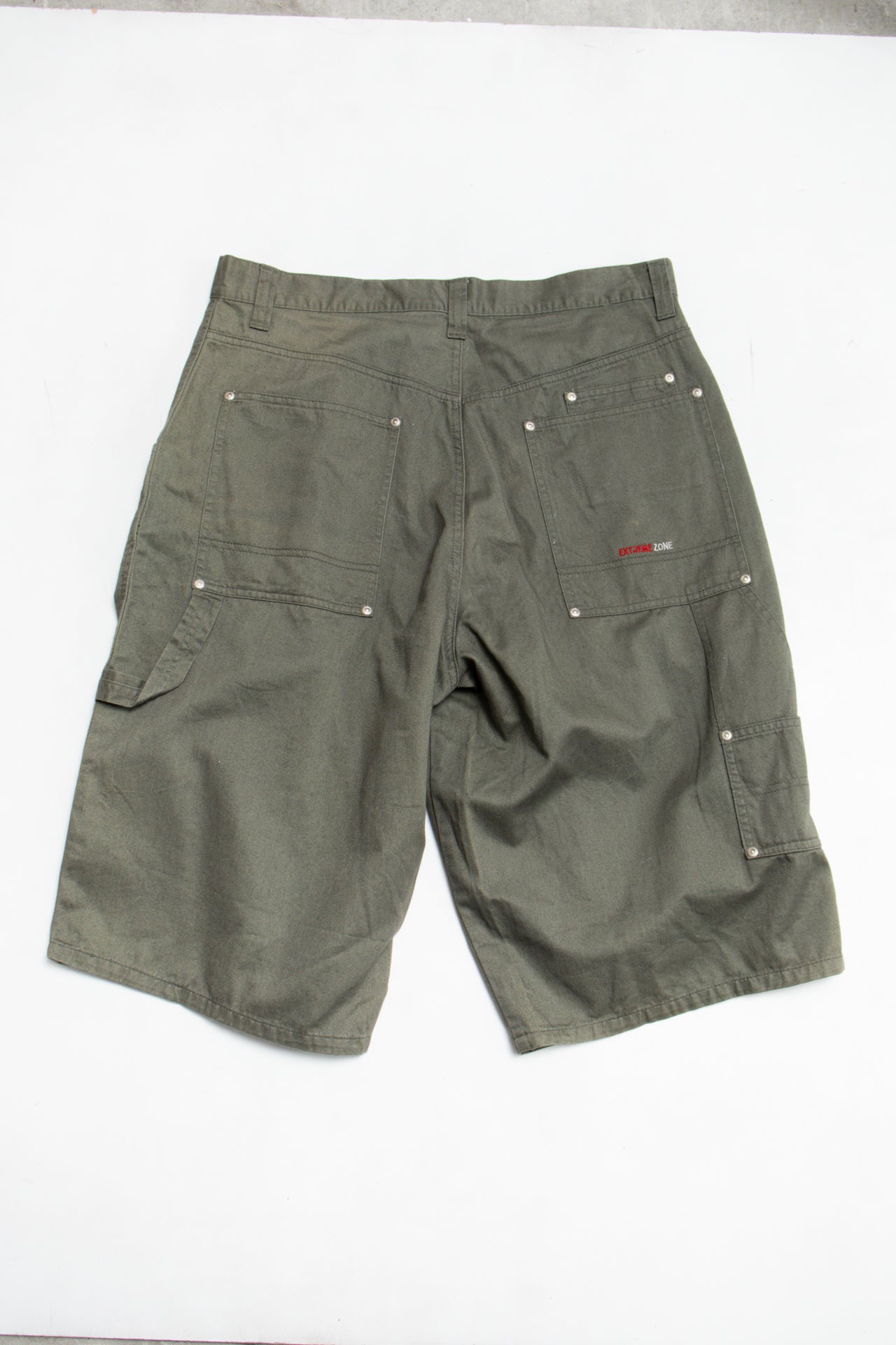 #124 Extreme Zone Shorts Green | c. 184 | Size 12/14