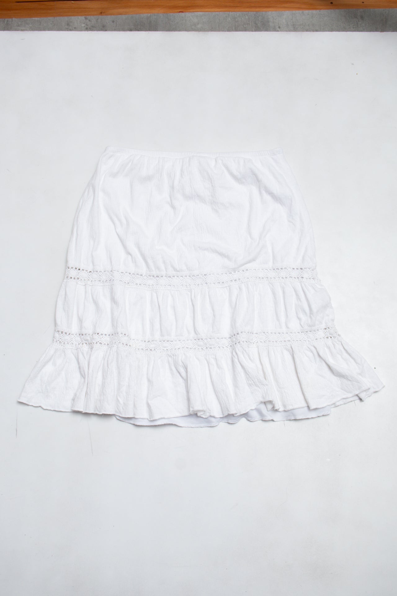 # Xhilaration Mini Skirt White | c. 202 | Size