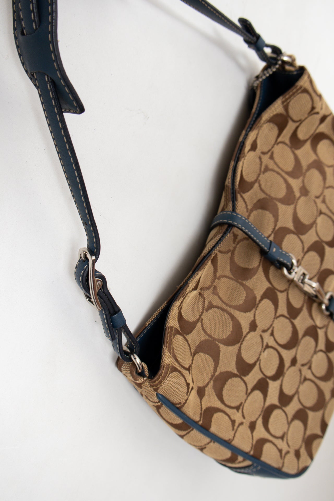 #181 Coach Clasped Bag Brown/Blue | c. 188