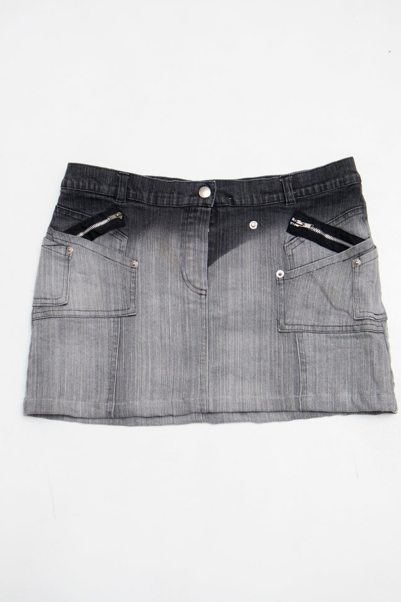 #162 Bebe Mini Skirt Gray | c. 203 | Size 8