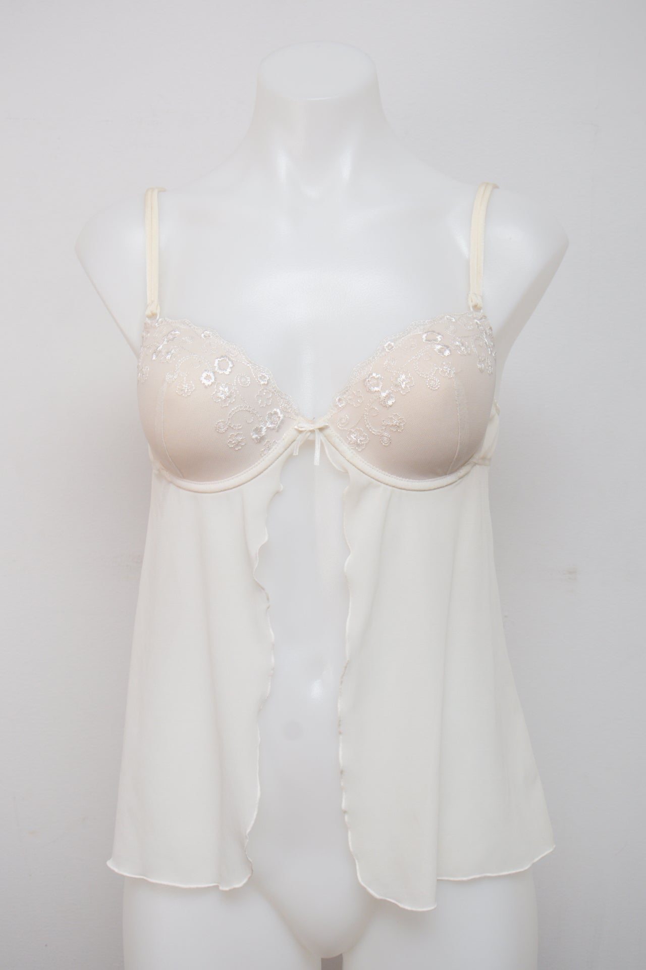 #006 Mar Collection Camisole Top White | c. 200 | Size 10DD