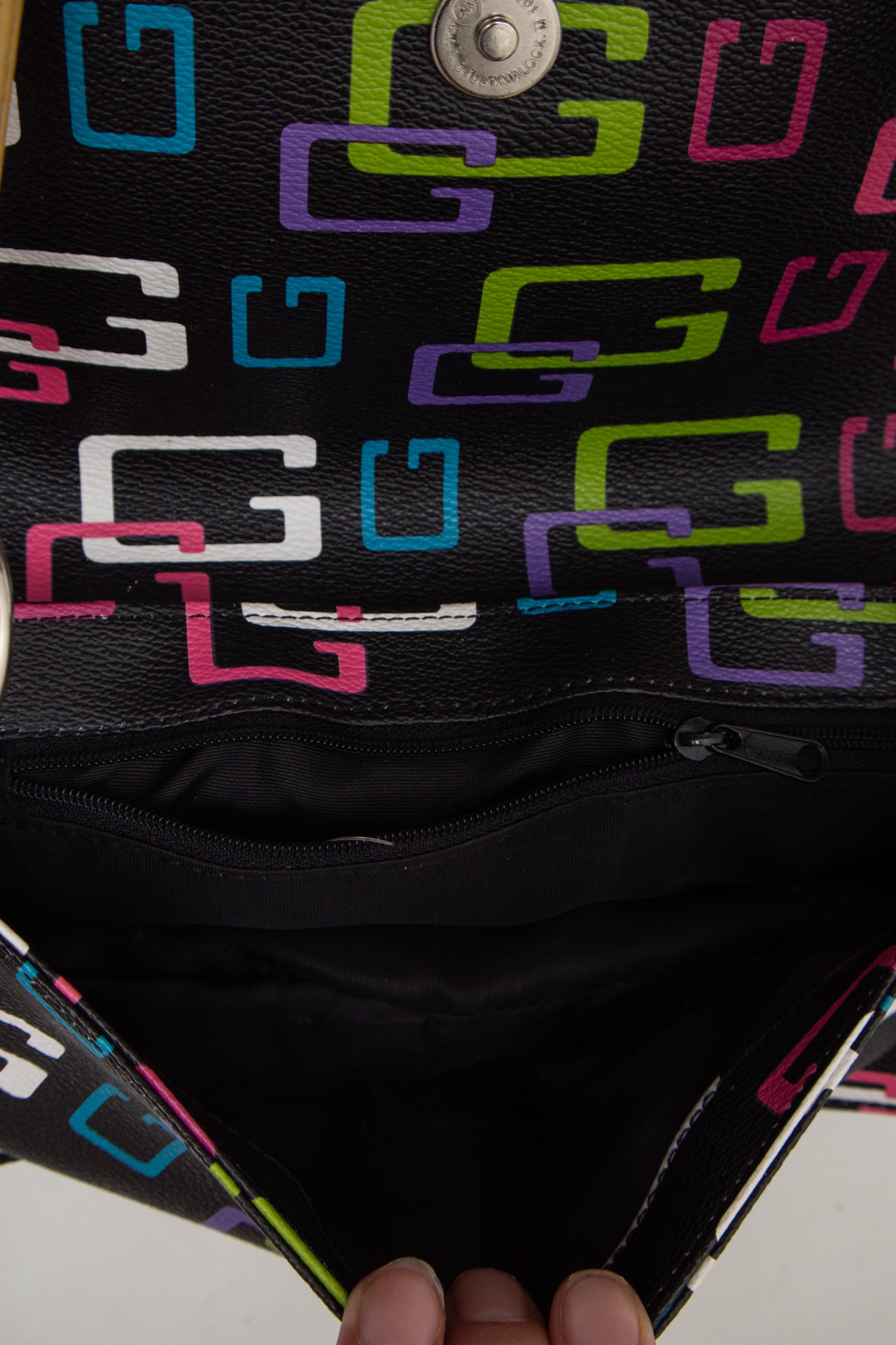#179 Guess Shoulder Bag Black | c. 187 | Size