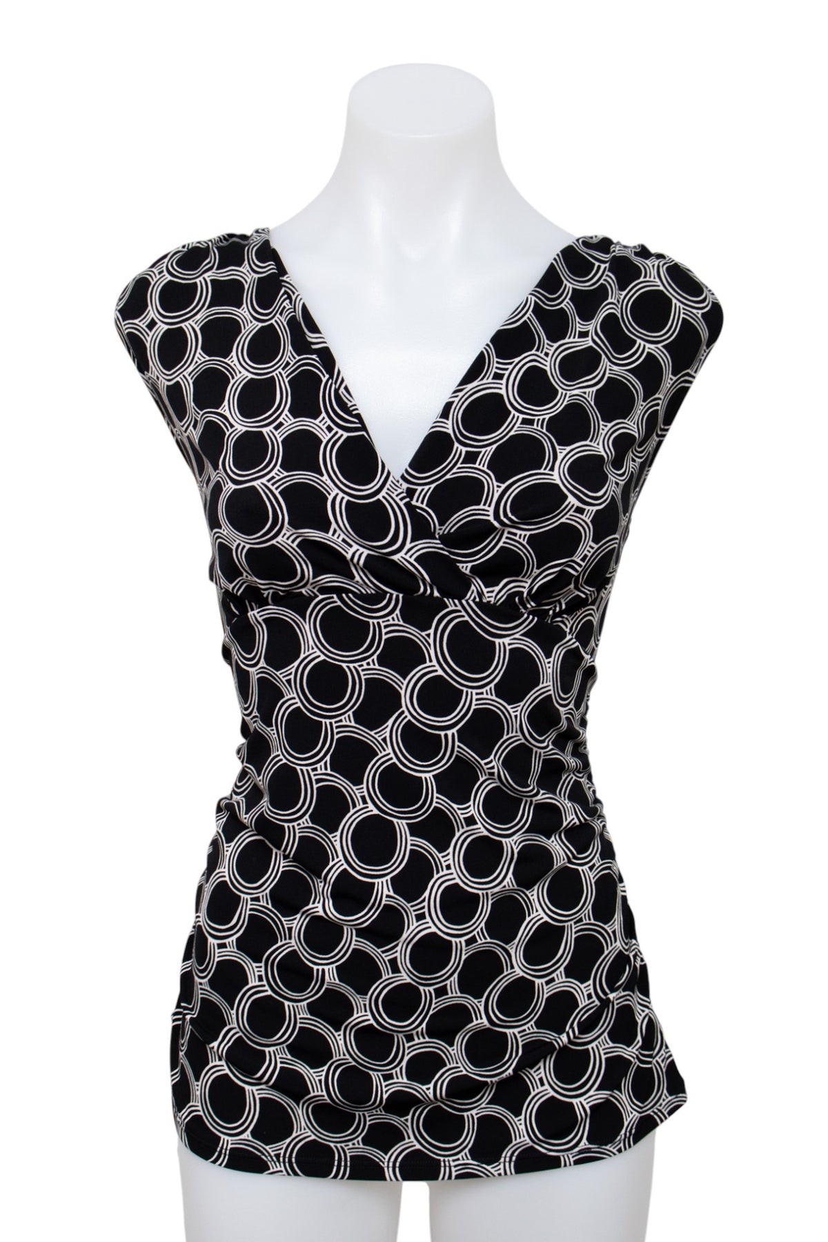 #028 George Short Sleeve Black | c. 209 | Size 12