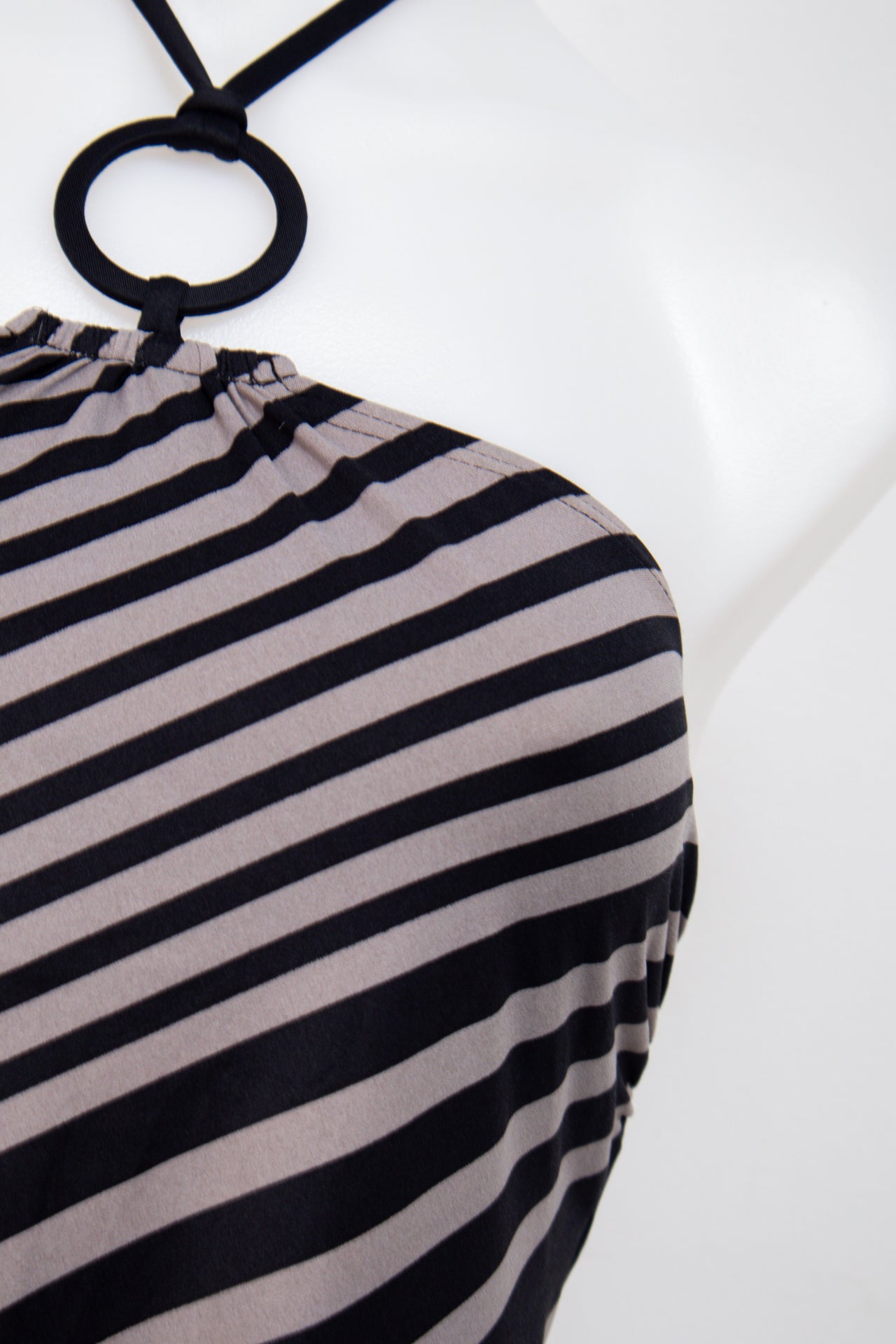 #105 DKNY Swin Halter Top Black | c. 206 | Size 8