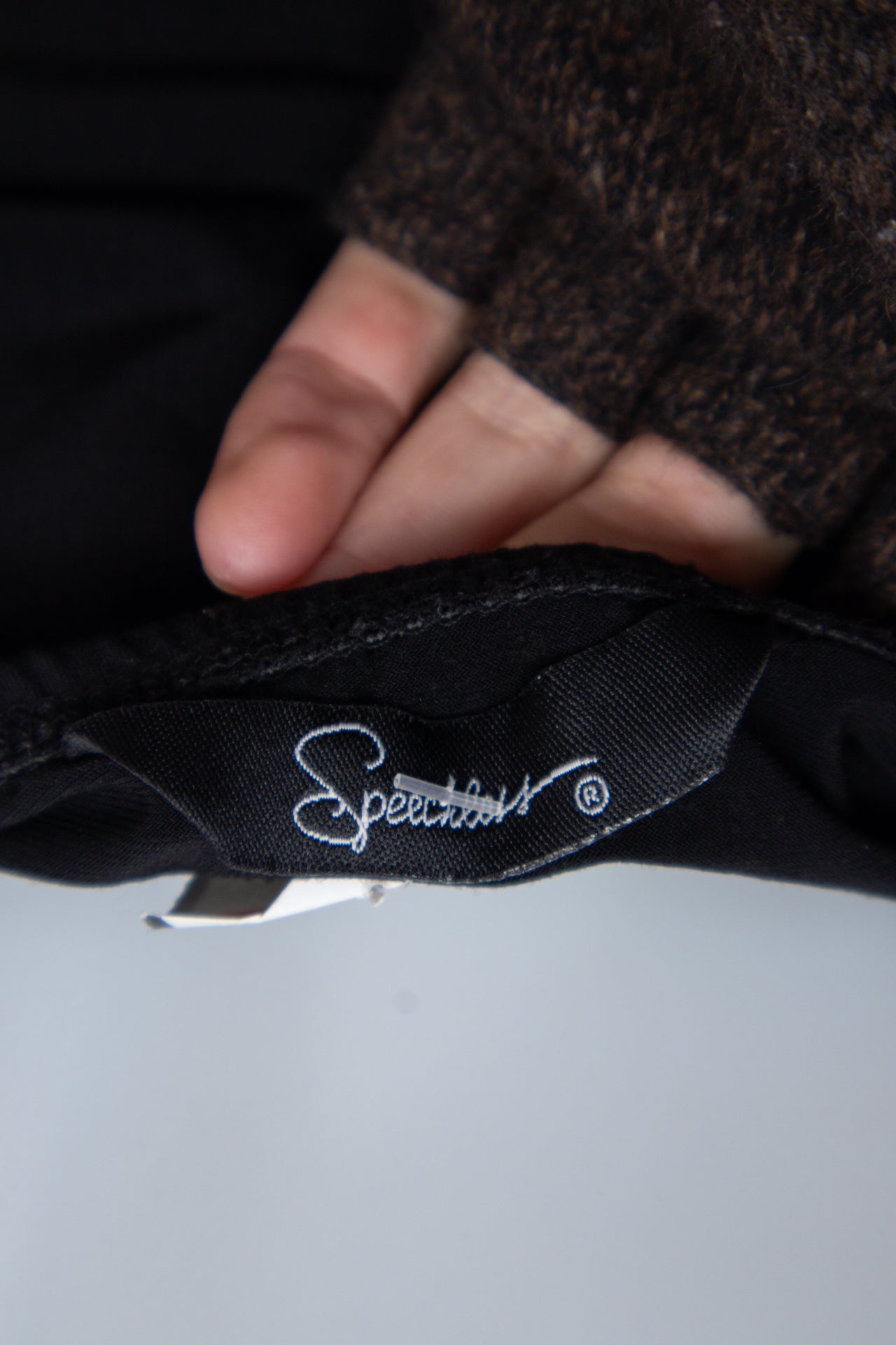 #097 Speechless Short Sleeve Black | c. 210 | Size 8