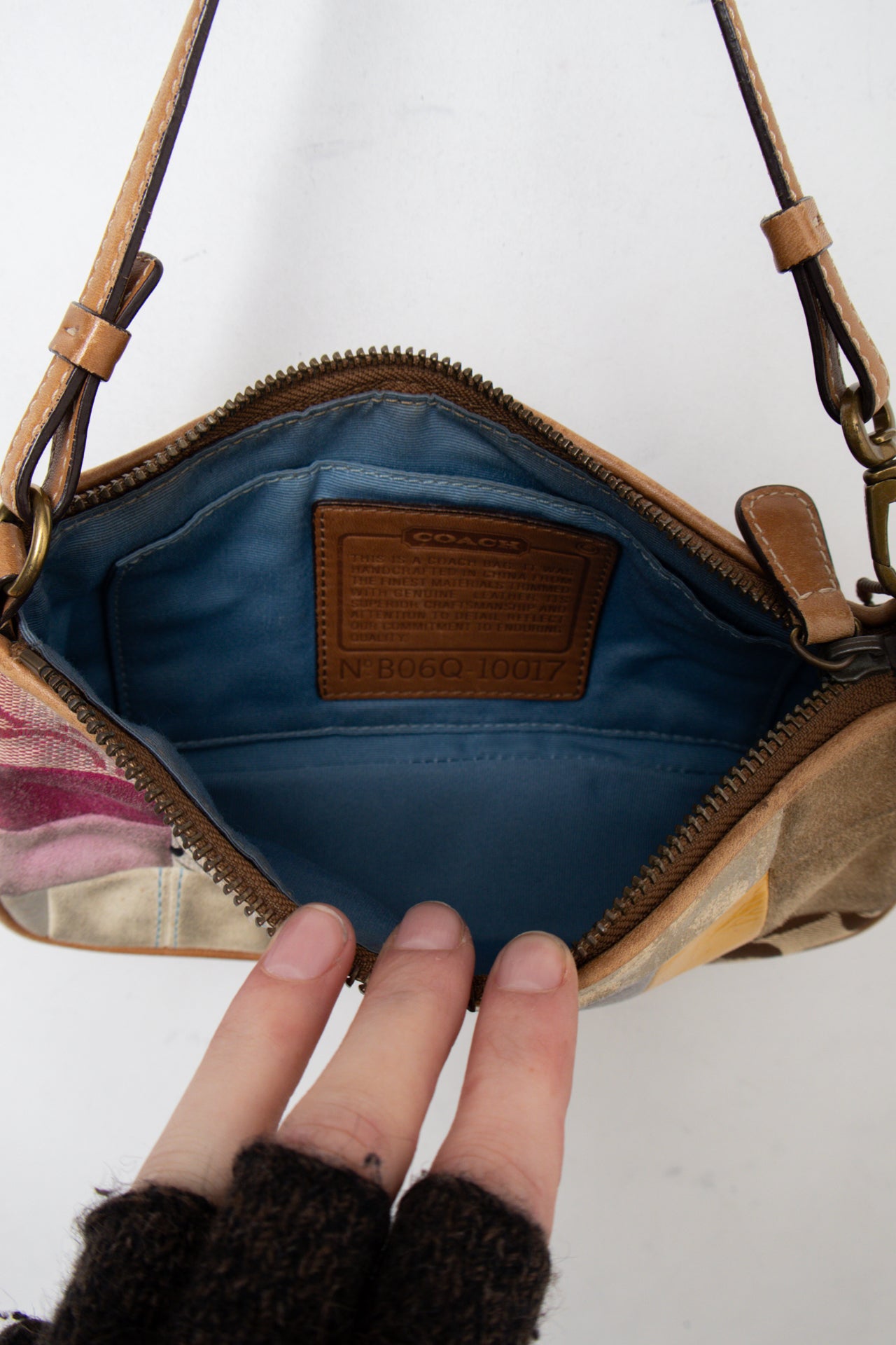 #199 Coach Shoulder Bag Beige | c. 203 | Size