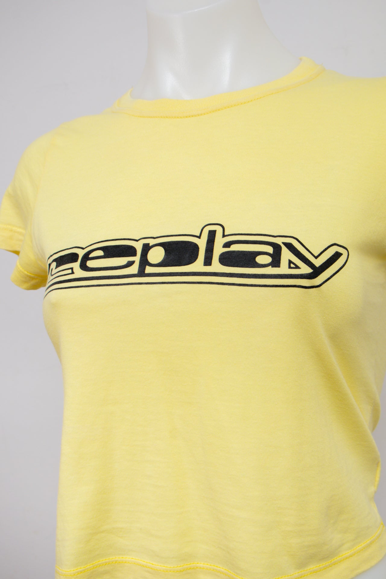#040 Replay Short Sleeve Yellow | c. 213 | Size 6