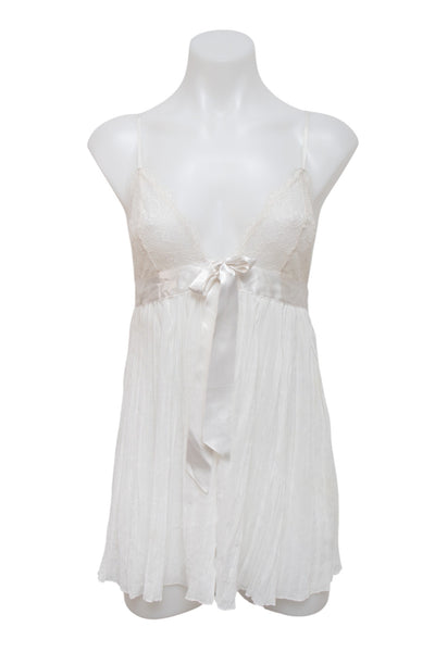 #25 Victoria's Secret Cami Top White | c. 196 | Size 10