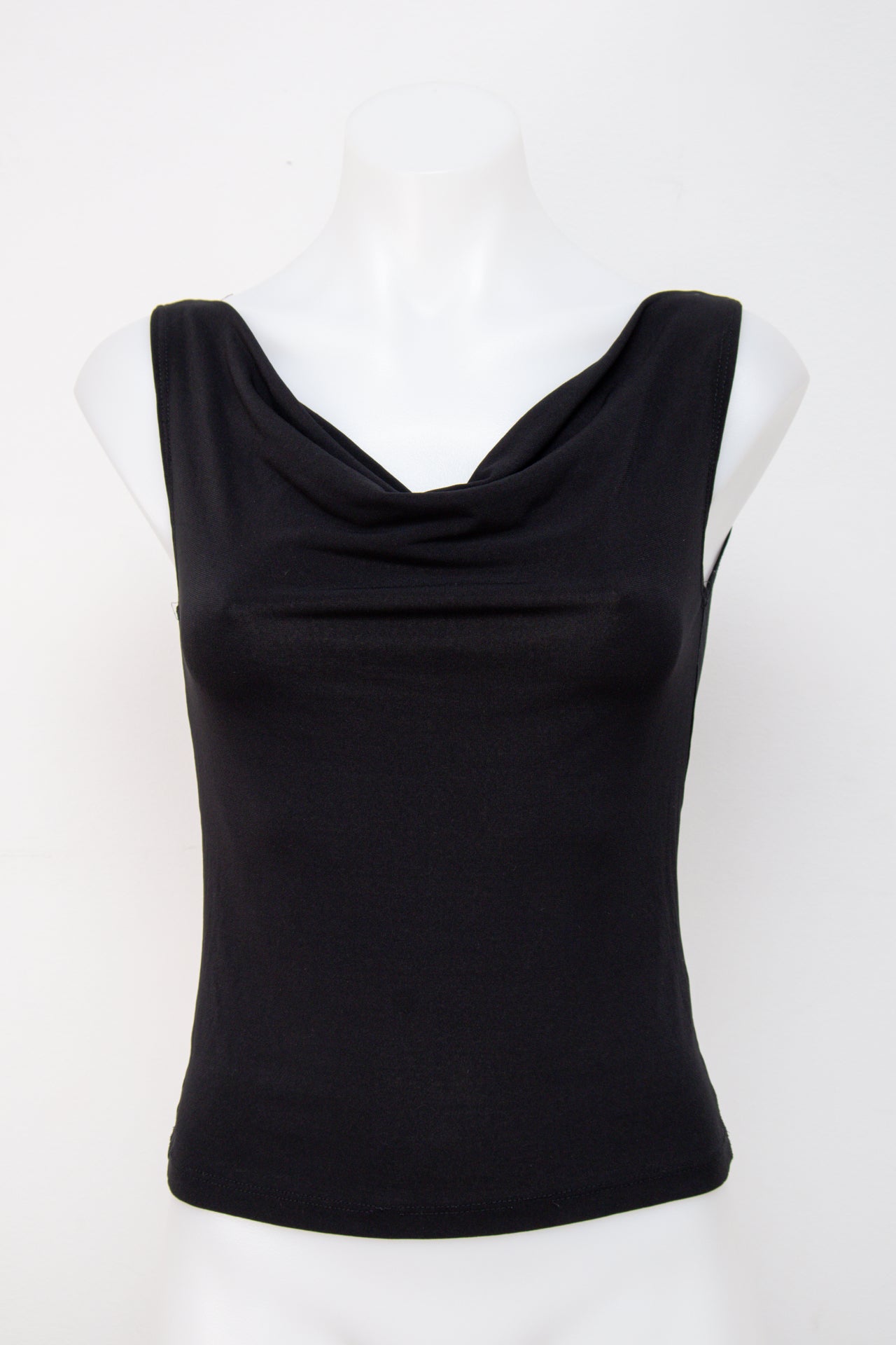 #053 Tank Top Black | c. 199 | Size 8