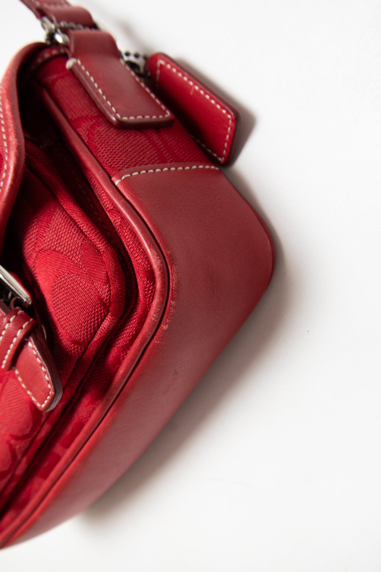 #140 Coach Shoulder Bag Red | c. 184 | Size