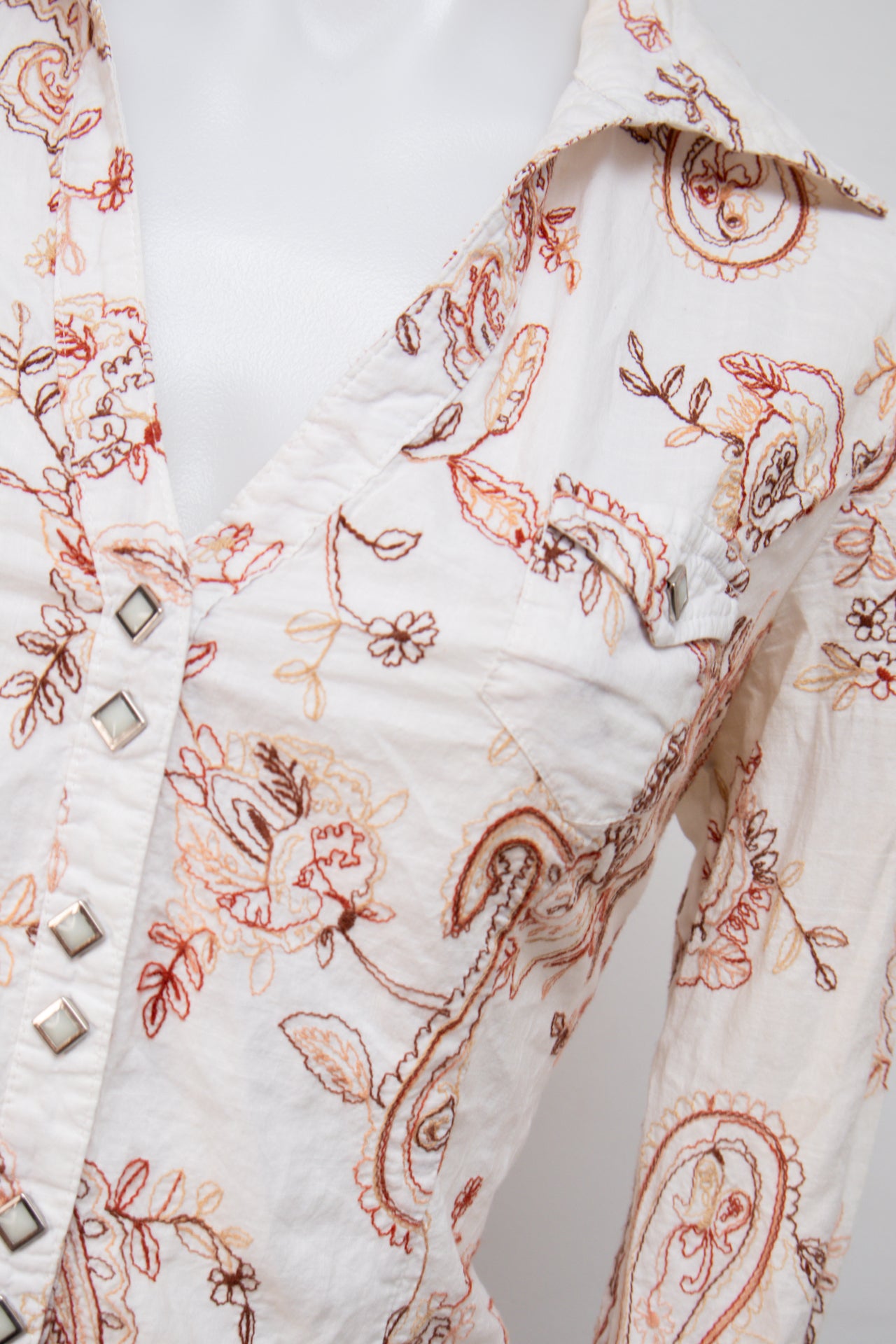 #102 Roper T-shirt White | c. 199 | Size 10