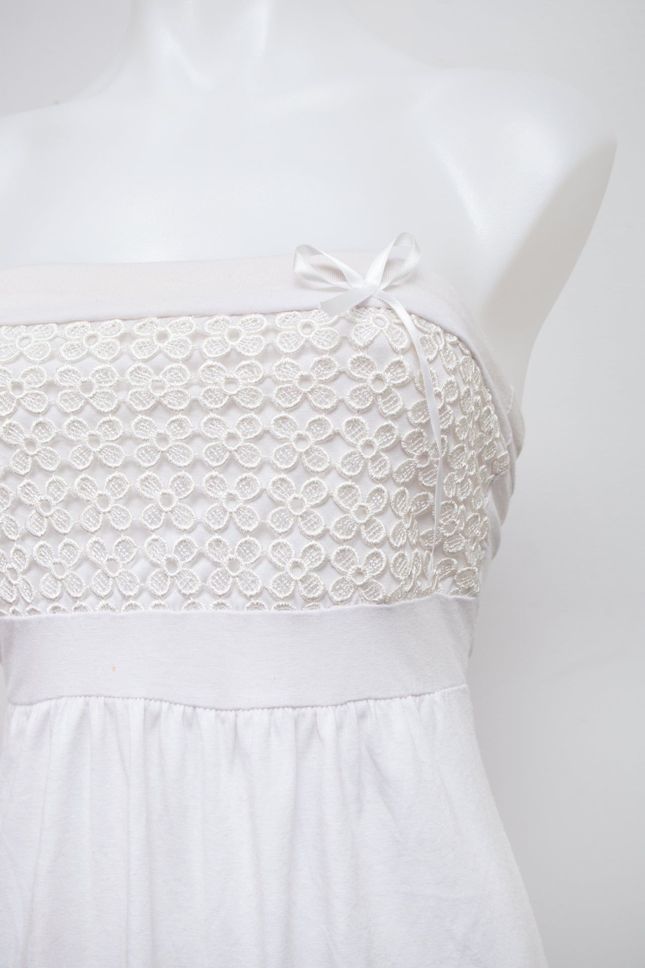 #002 Top White | c. 213 | Size 10