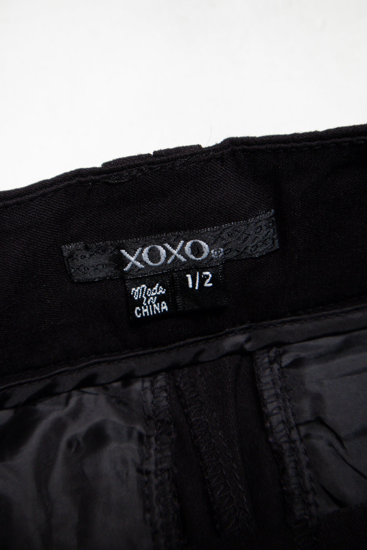 #51 Xoxo Pants Black | c. 188 | Size 6