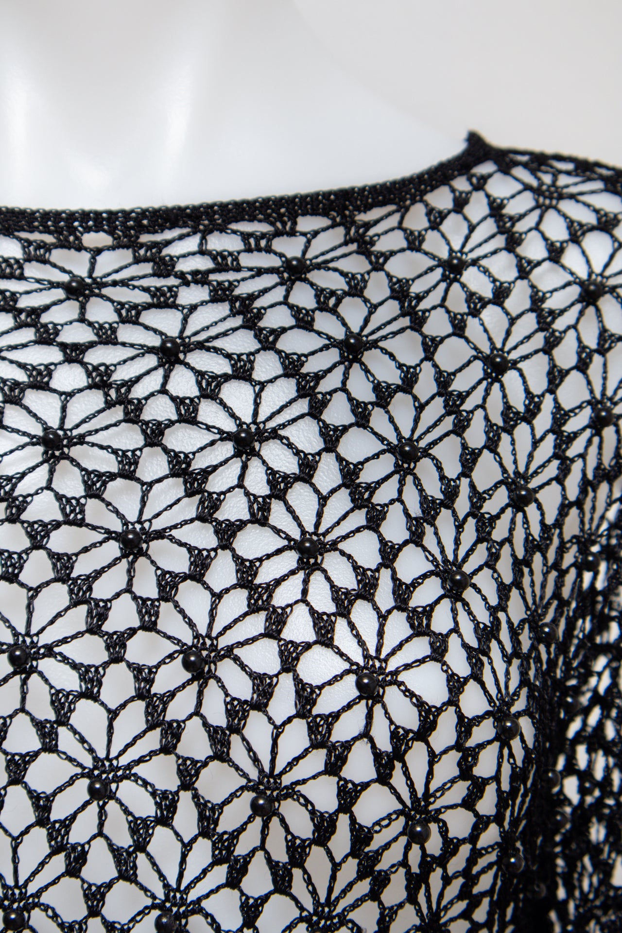 #196 T-shirt Black | c. 188 | Size 12/14