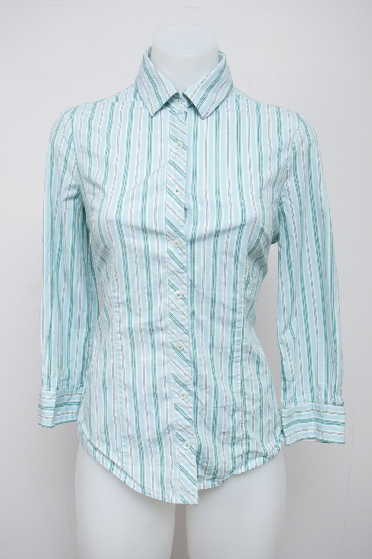 #049 Guess Long Sleeve Blue | c. 209 | Size 10