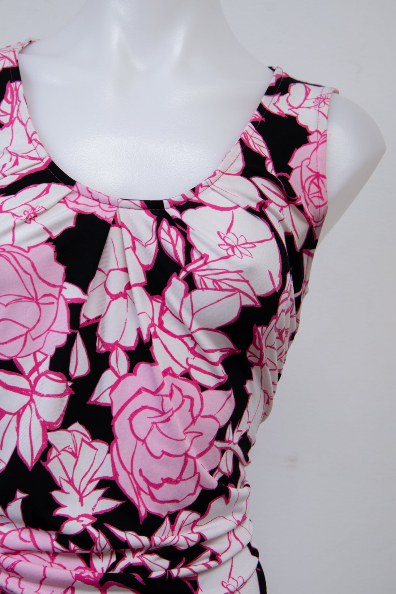 #077 New York & Company Tank Top Pink | c. 207 | Size 8