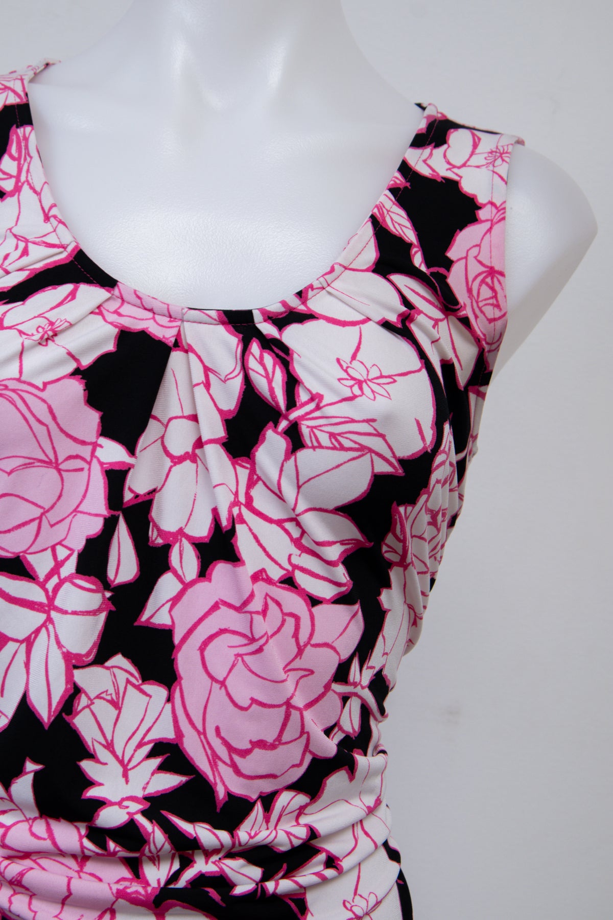 #077 New York & Company Tank Top Pink | c. 207 | Size 8