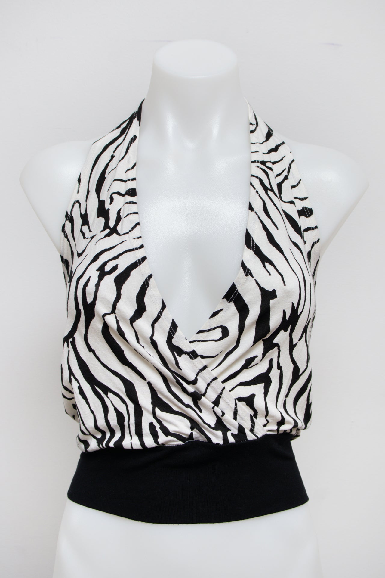 #89 Halter Top White | c. 181 | Size 6
