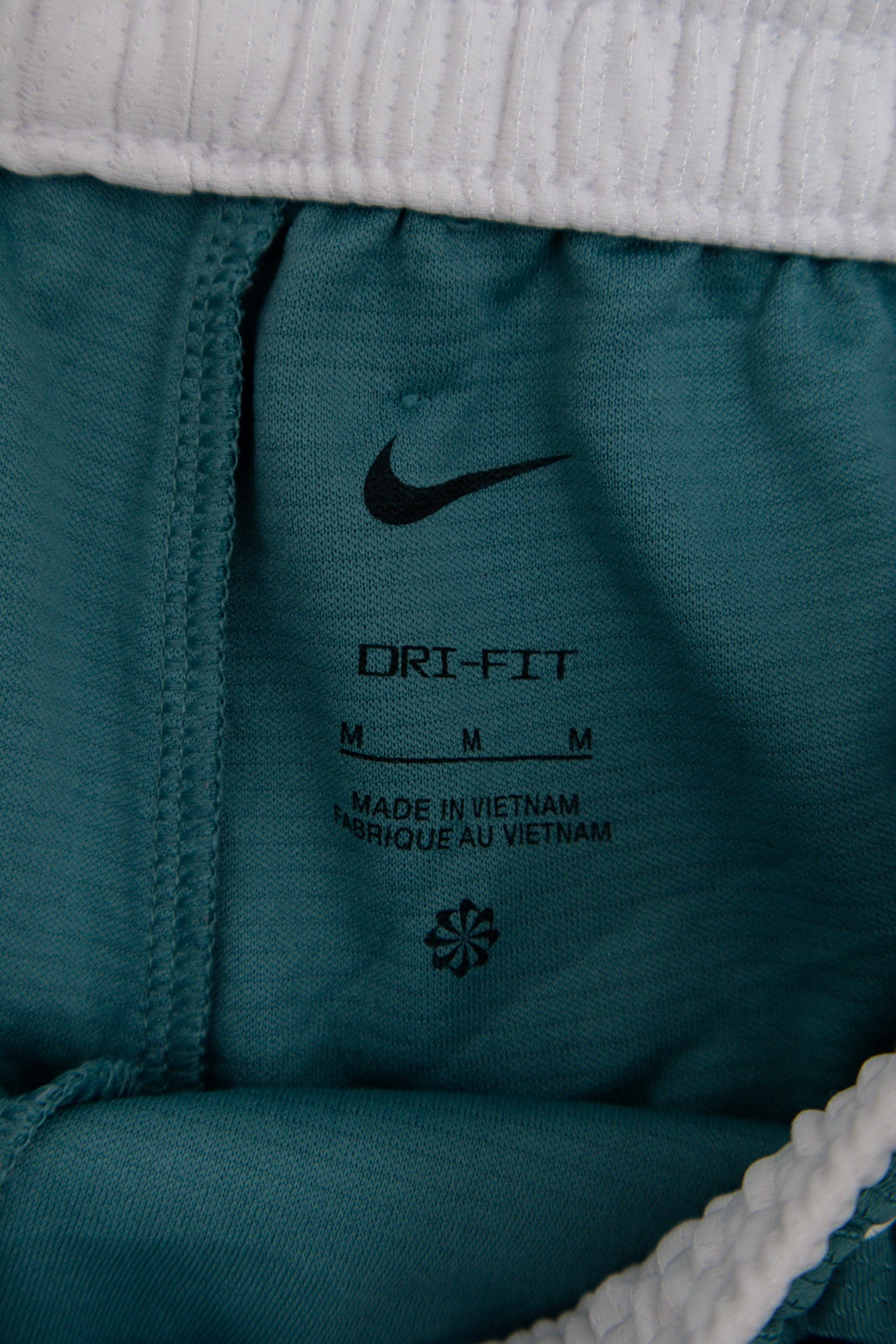 #120 Nike Shorts Green | c. 196 | Size 6/8