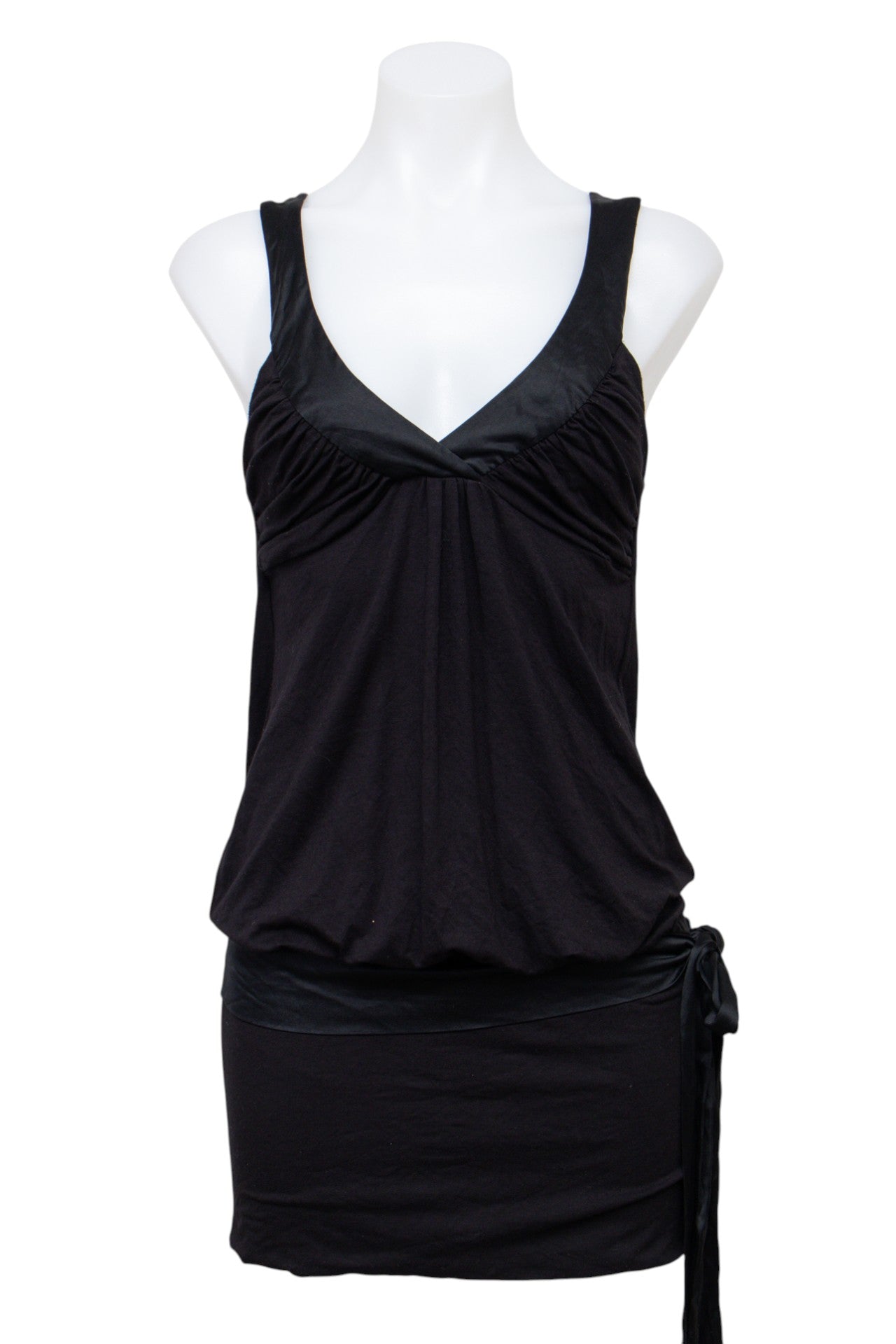 #100 Bebe Short Sleeve Black | c. 210 | Size 8