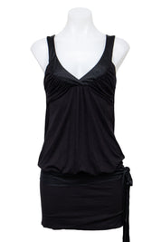 #100 Bebe Short Sleeve Black | c. 210 | Size 8