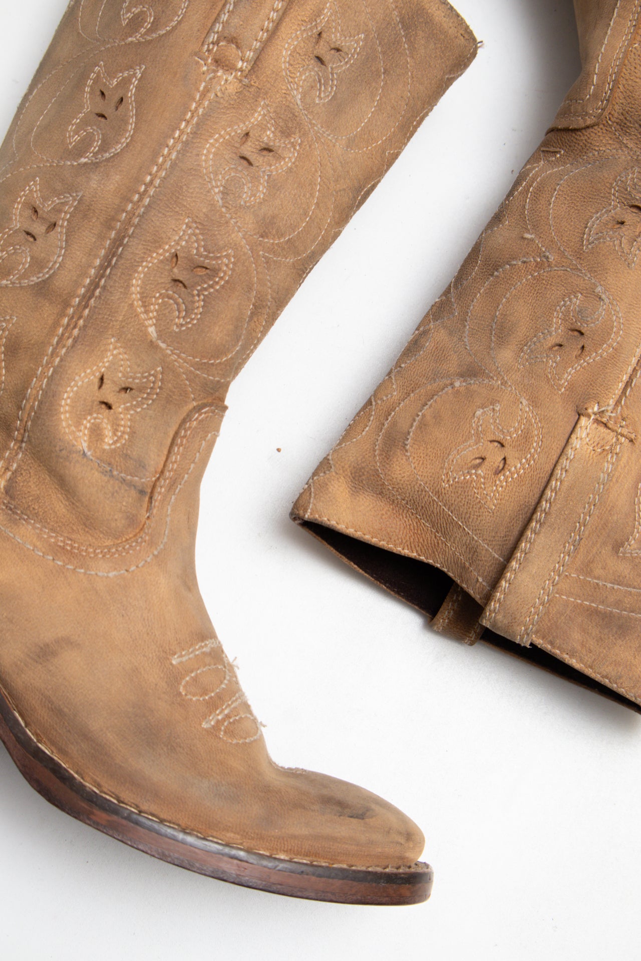 #183 Vero Cucio None Brown | c. 203 | Size 7