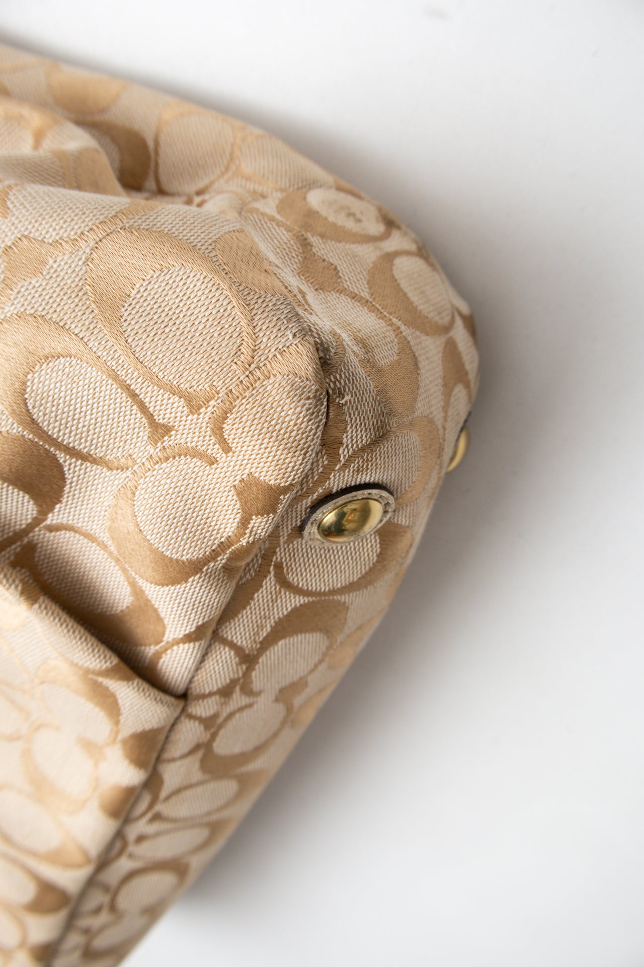 #188 Coach Shoulder Bag Beige | c. 200 | Size