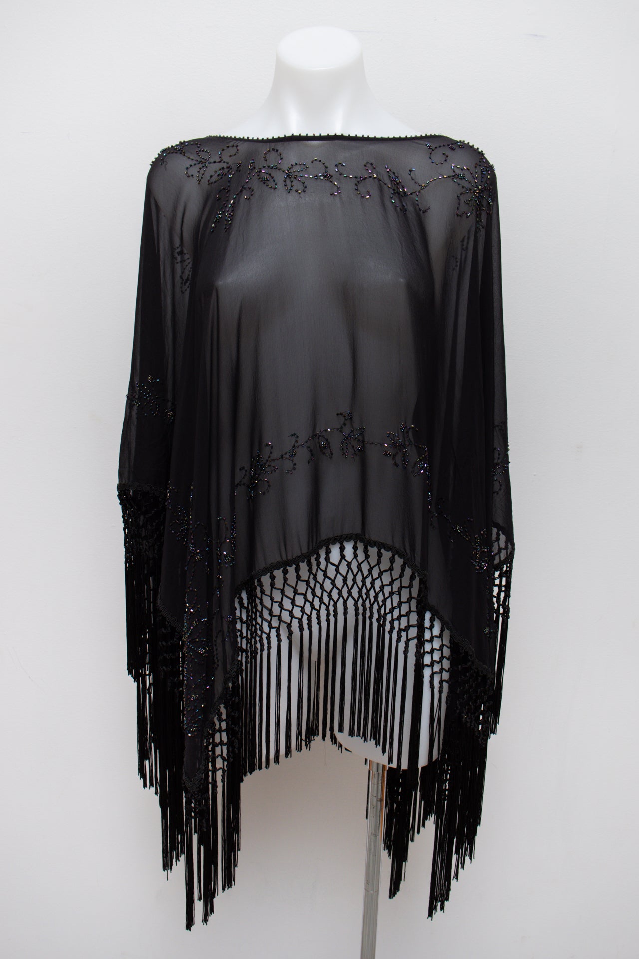 #210 Camisole Black | c. 192 | Size