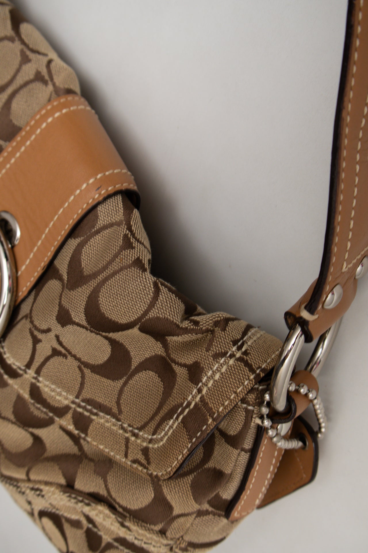 # Coach Shoulder Bag Beige | c. | Size